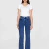 2170018-3043-4 KnowledgeCotton Apparel Zoey Flared Mid Rise Medium Blue Jeans – Dame | Bukser