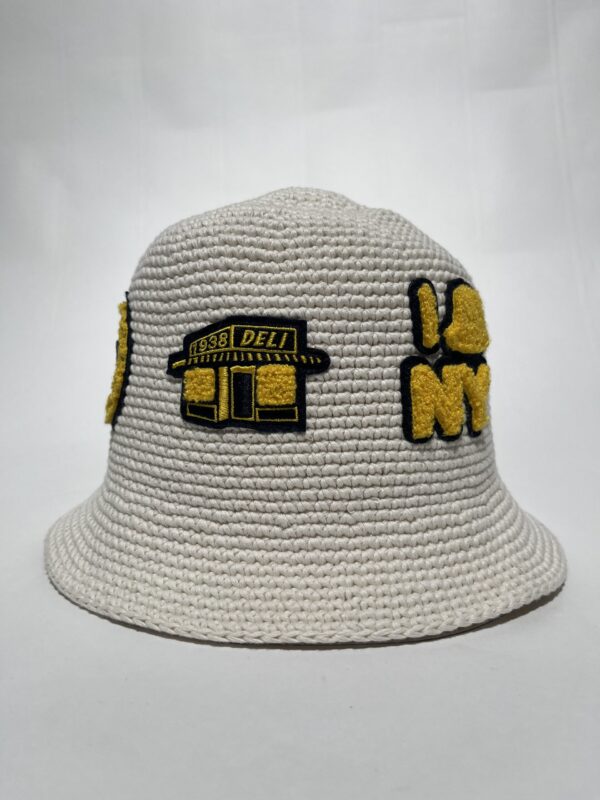 IMG_0553 Kangol NYC Crochet Hat – Unisex | Hvid med gule mønstre | Hat