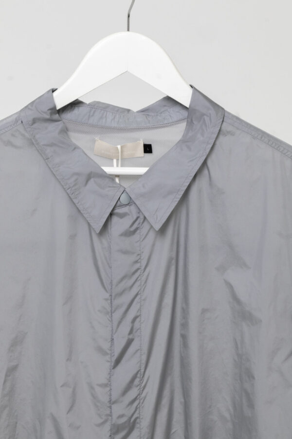 AMOMENTO Nylon Short Sleeve Shirt (Blue Grey) - Herre