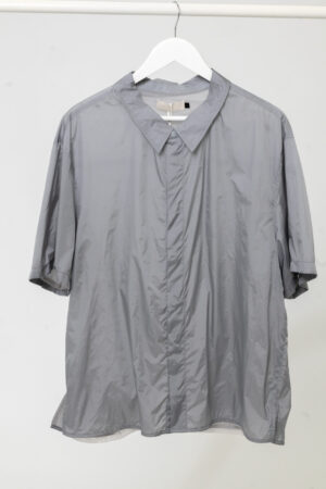 AMOMENTO Nylon Short Sleeve Shirt (Blue Grey) - Herre