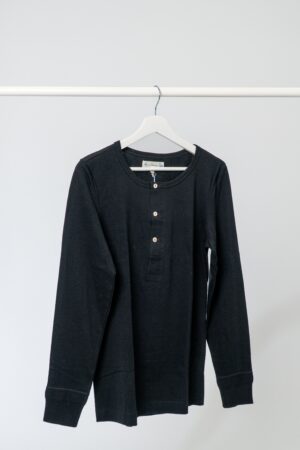 Merz b. Schwanen Long Sleeve Henley (Black) - Herre